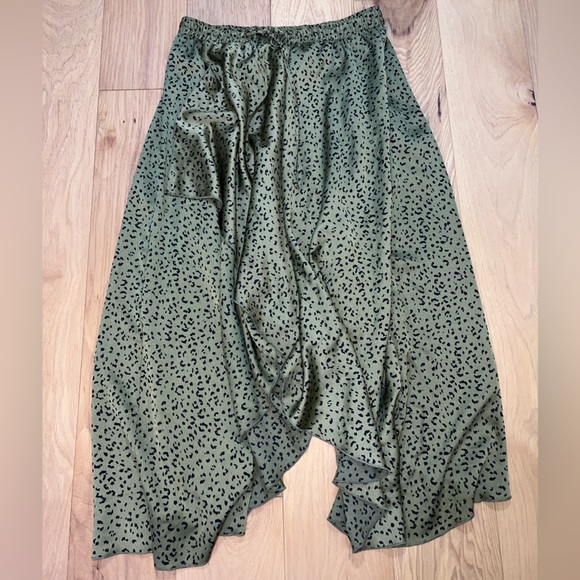 DEX Asymmetrical Leopard-Print Skirt - Size Small - Picture 3 of 6